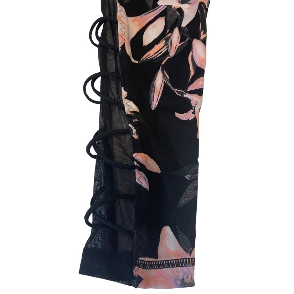 VICTORIAS SECRET Incredible Essentials Floral Print Side Lace Leggings - Picture 6 of 7